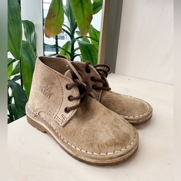 Bata Kenya Safari Boots Kids Unisex Beige Suede Chukka Boots size 6 -  Handmade - Picture 1 of 6